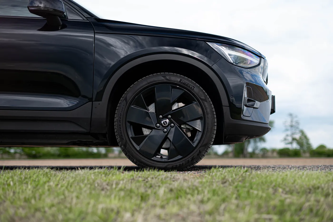 Volvo EX40 Performance Black Edition