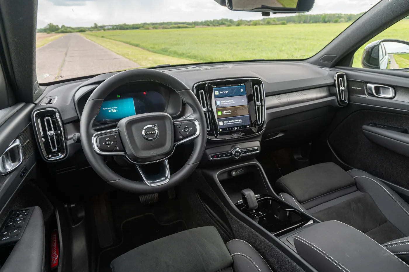 Volvo EX40 Performance Black Edition