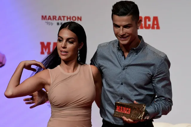Cristiano Ronaldo oświadczył się Georginie Rodriguez. Tak wygląda pierścionek zaręczynowy