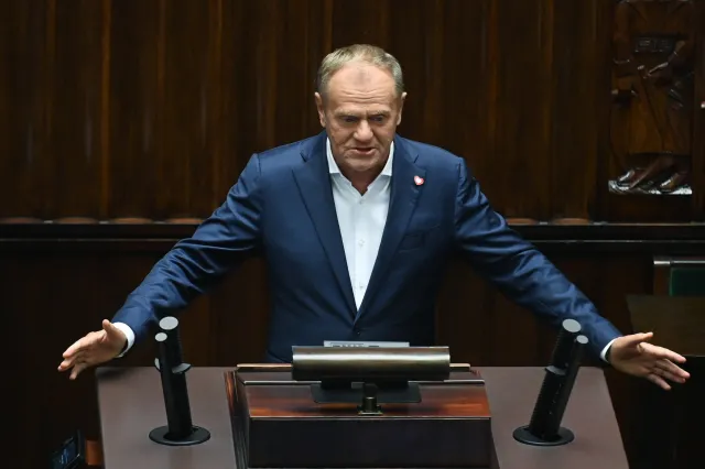 Podejrzewany o kradzież lexusa należącego do rodziny premiera Donalda Tuska zatrzymany. Chciał uciec z Polski