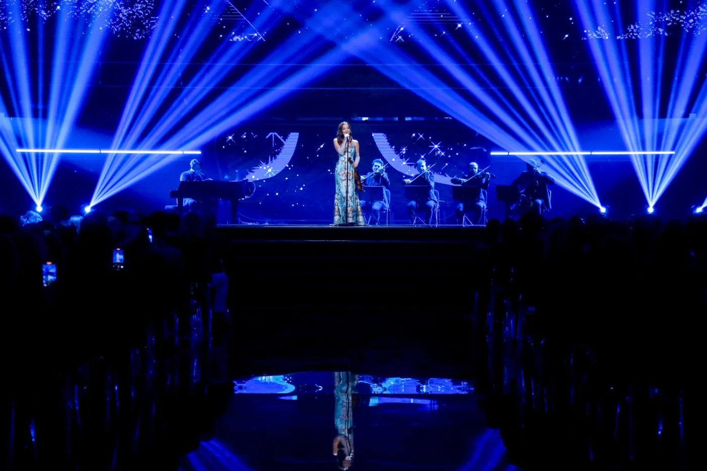 Mąż Sanah pojawił się na jej koncercie na Narodowym. Kim jest Stanisław? [WIDEO]