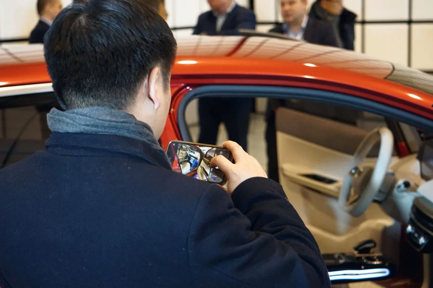 Izera już w 2025 roku. Po co Chińczycy z Geely przylecieli do Polski?