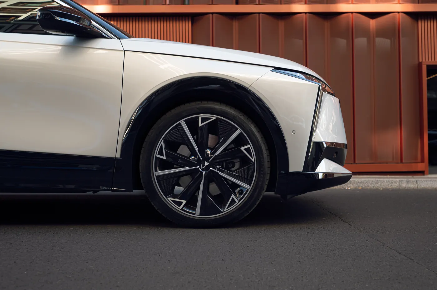 Nowy SUV już w Polsce. Ma silnik 350 KM, Francuzi zaszaleli