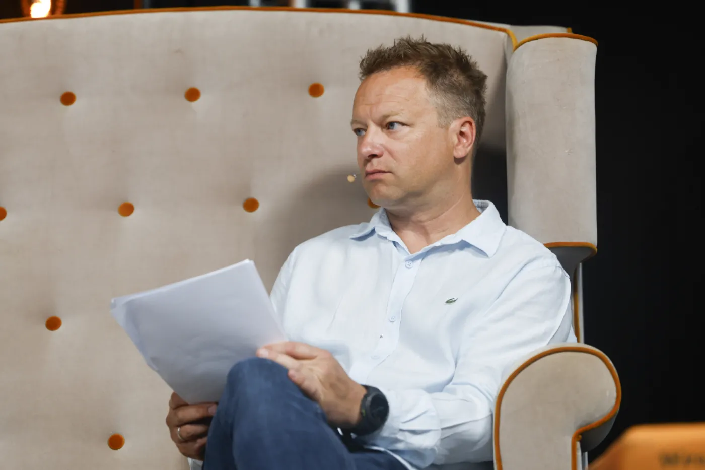 Maciej Stuhr już nie śledzi polityki 