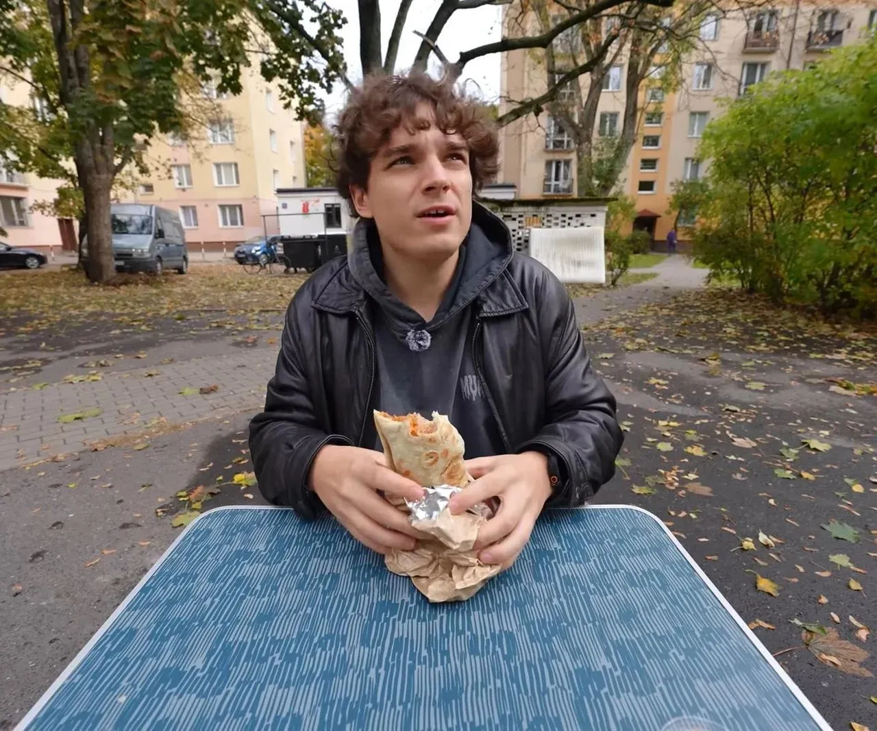 Mualan od Książula oficjalnie bez maski. Jego wygląd i głos budzi szok