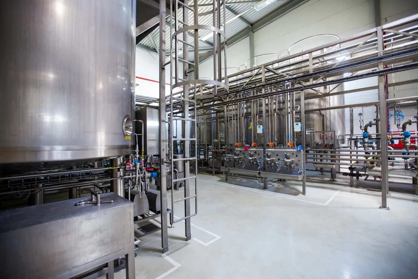 Mleczny gigant zamyka fabrykę. Co to oznacza dla polskiego rynku?