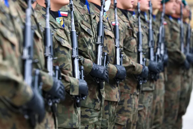 Tymczasowy podatek na obronność. Co na to Polacy? [SONDAŻ]