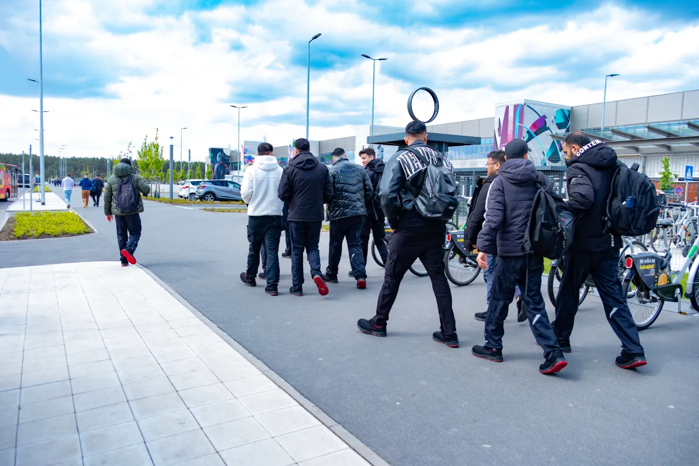 Praca w Niemczech bez doświadczenia i znajomości języka. Pensja i tak większa niż w Polsce