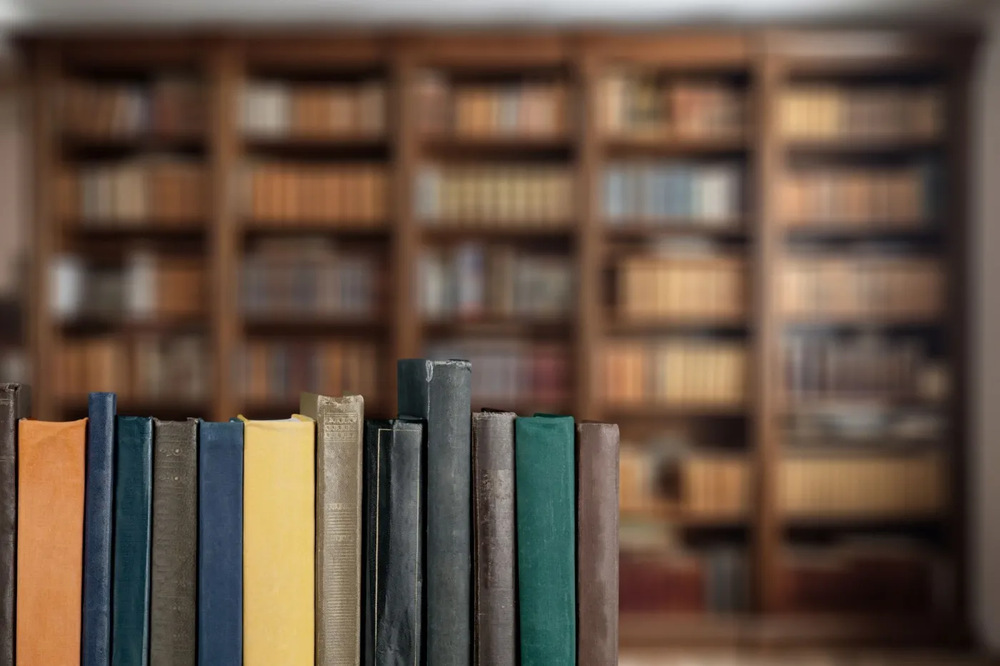 Arcydzieła literatury światowej. Dopasuj powieść do autora. Quiz dla wytrawnych moli książkowych