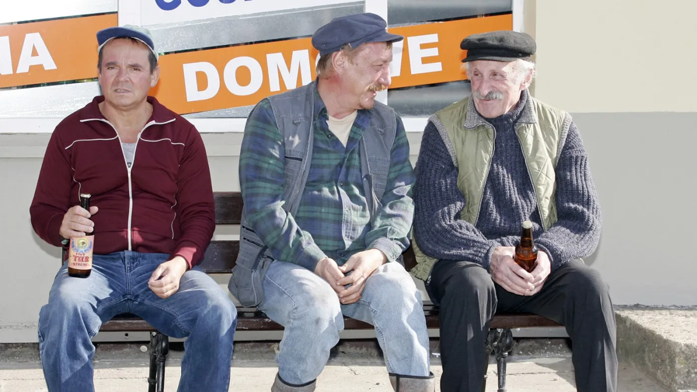 QUIZ o serialu "Ranczo". Pamiętacie, kto siedział na słynnej ławeczce?