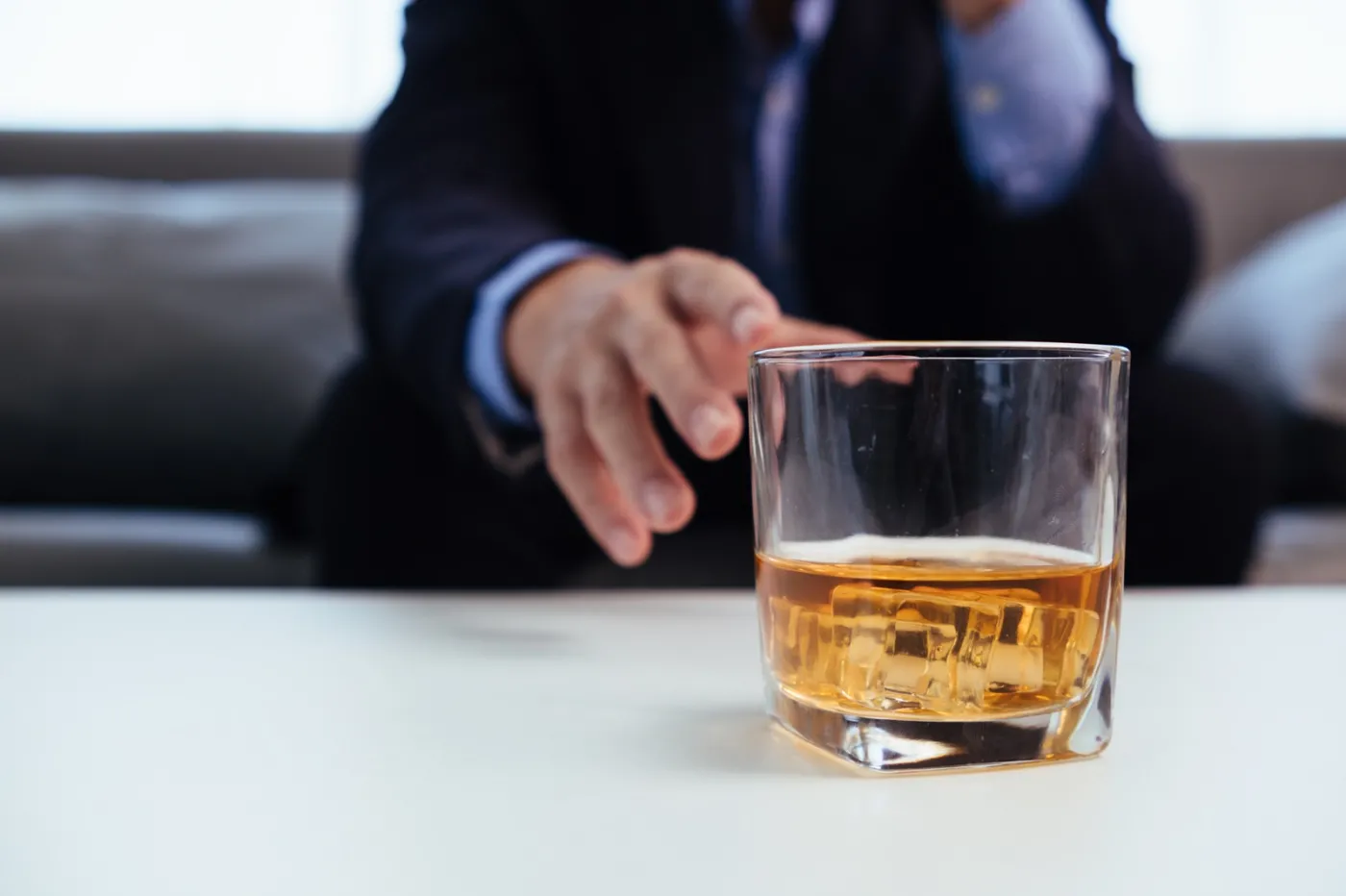 Polacy odstawiają alkohol? Wyniki badań szokują