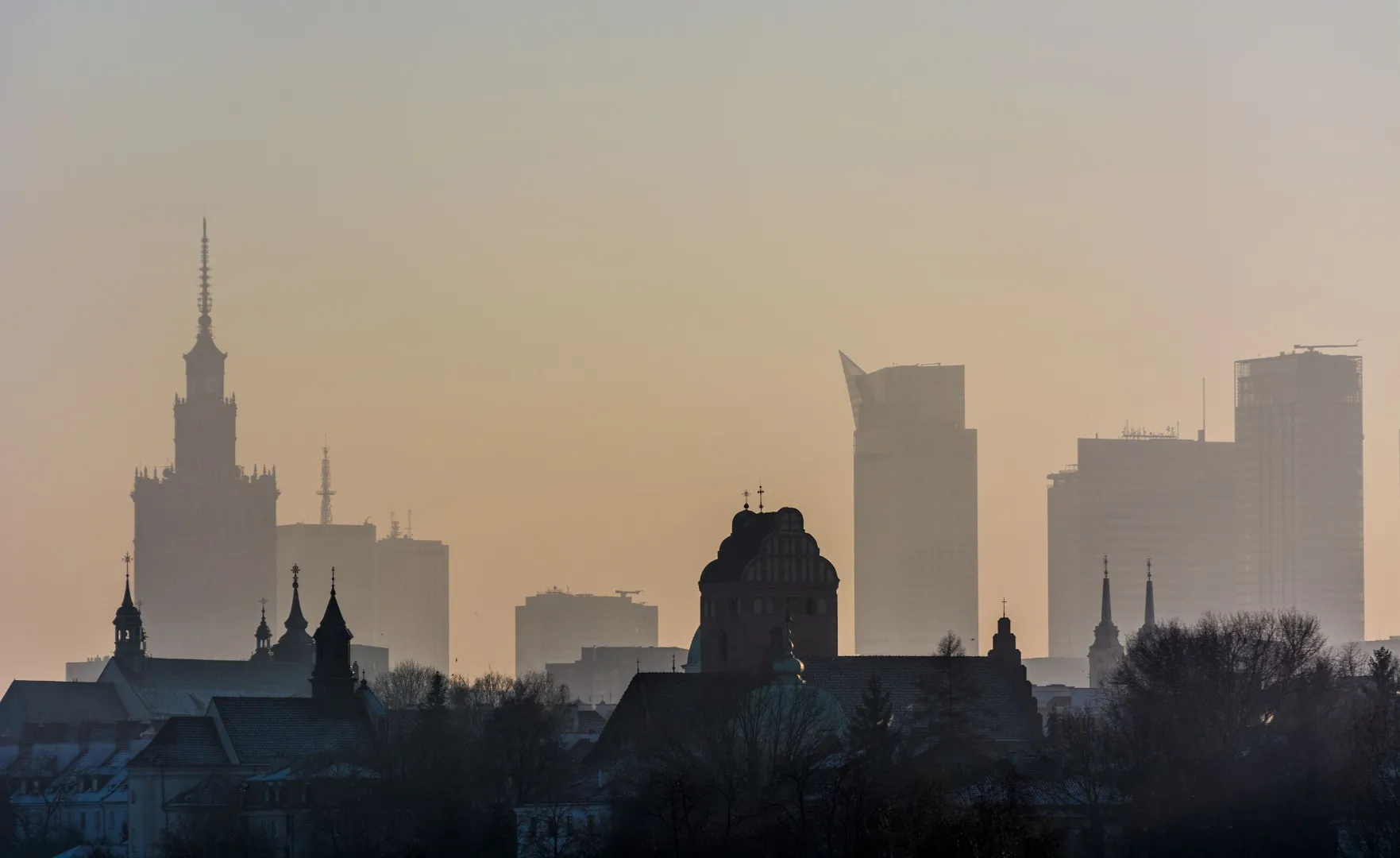 Polska płaci fortunę za swój dług. Alarmujące dane Eurostatu