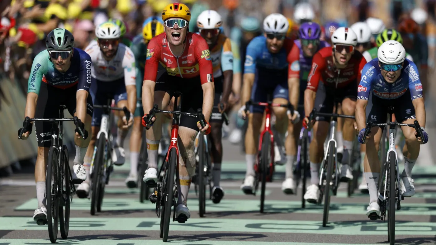Soren Waerenskjold najszybszy w Nevers. Pogacar nadal liderem Tour de France