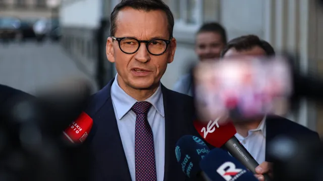 Burzowe chmury nad Kaczyńskim. Duża część Polaków nie widzi go na czele PiS [SONDAŻ]