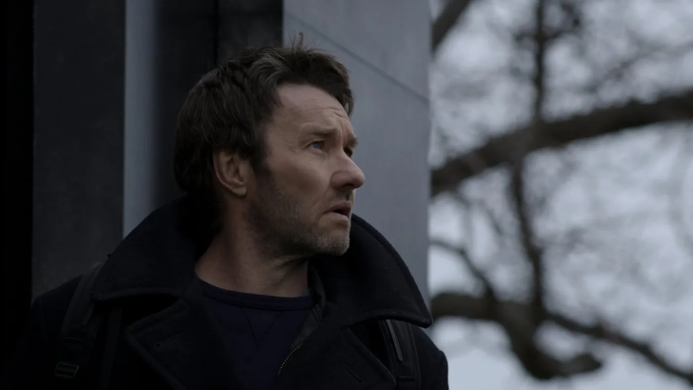 Joel Edgerton w serialu "Mroczna materia"