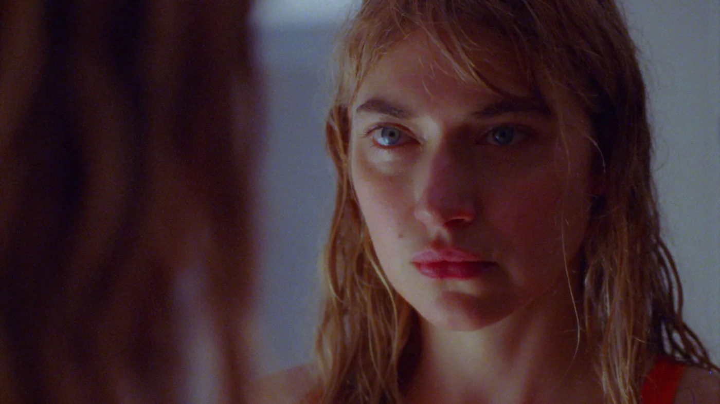 Imogen Poots w filmie "Chronologia wody"