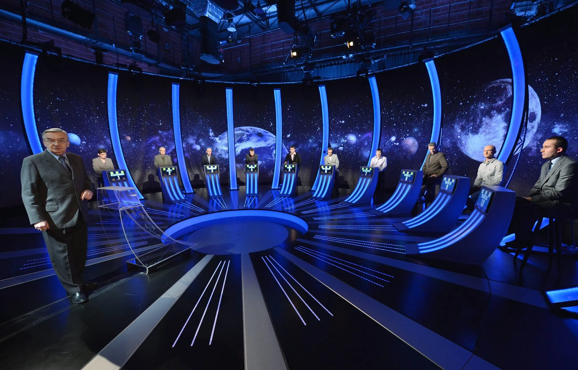 QUIZ. Pytania z finału teleturnieju "1 z 10". Na nie też odpowiadał nowy rekordzista