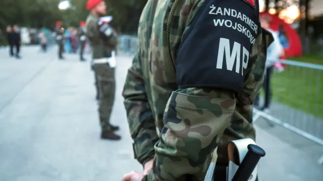 "Pozdrawiam Złota" - tajemnicza wiadomość w przesyłce do Żandarmerii Wojskowej. Nowe fakty