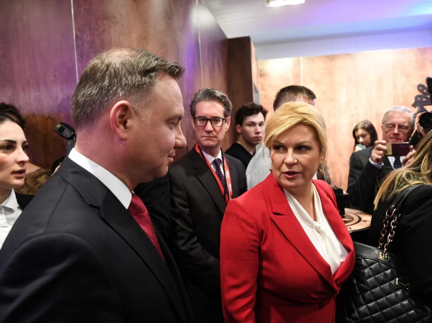 To nie jej rozmiar! Detal zepsuł stylizację Kolindy Grabar-Kitarović z Forum w Davos