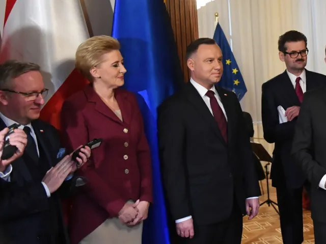 Kto wygrałby w drugiej  turze wyborów prezydenckich? Sondaż dla TVN