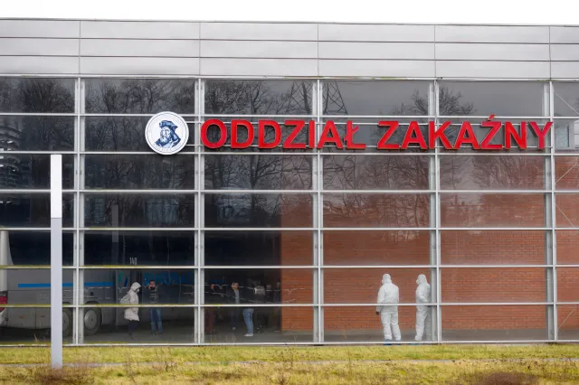 Nowy rekord zakażeń koronawirusem w Polsce. Ministerstwa Zdrowia podało dane