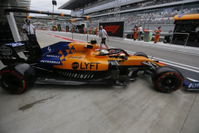 Formuła 1: McLaren wycofał się z GP Australii. Jeden z kierowców zainfekowany