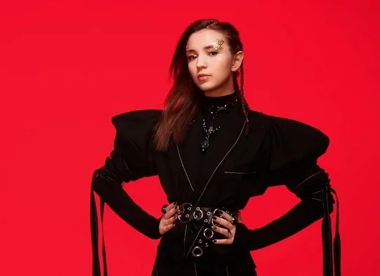 AniKa przedstawia teledysk do nagrania "Miłość"