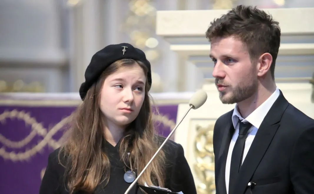 Antoni Królikowski na pogrzebie ojca: Nigdy nie pokazywałeś mi, jak grać. Pokazywałeś mi, jak żyć