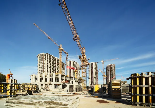 Nie będzie miesiąca bez "wbicia łopaty". Oto, kiedy rozpocznie się boom budowlany w programie Mieszkanie Plus