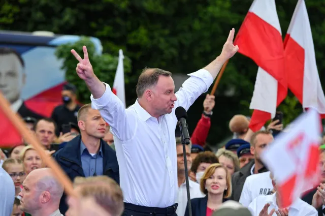 Prezydent Duda: Narodowe koncerny, takie jak Orlen, Lotos i LOT, powinny być strzeżone