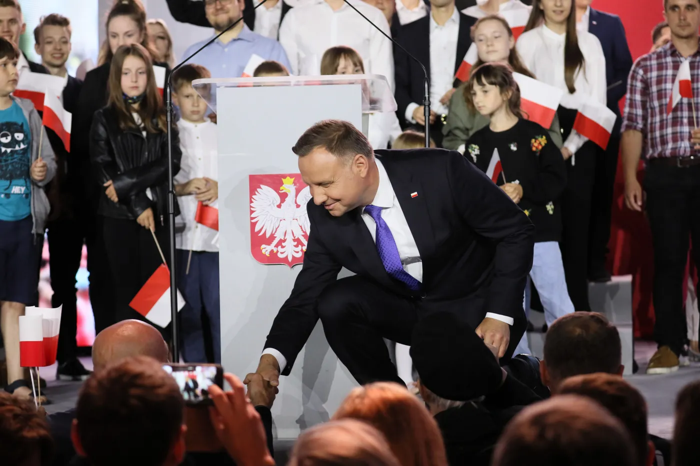 "Le Soir": Wynik wyborów w Polsce umacnia pozycję nacjonalistycznej partii PiS