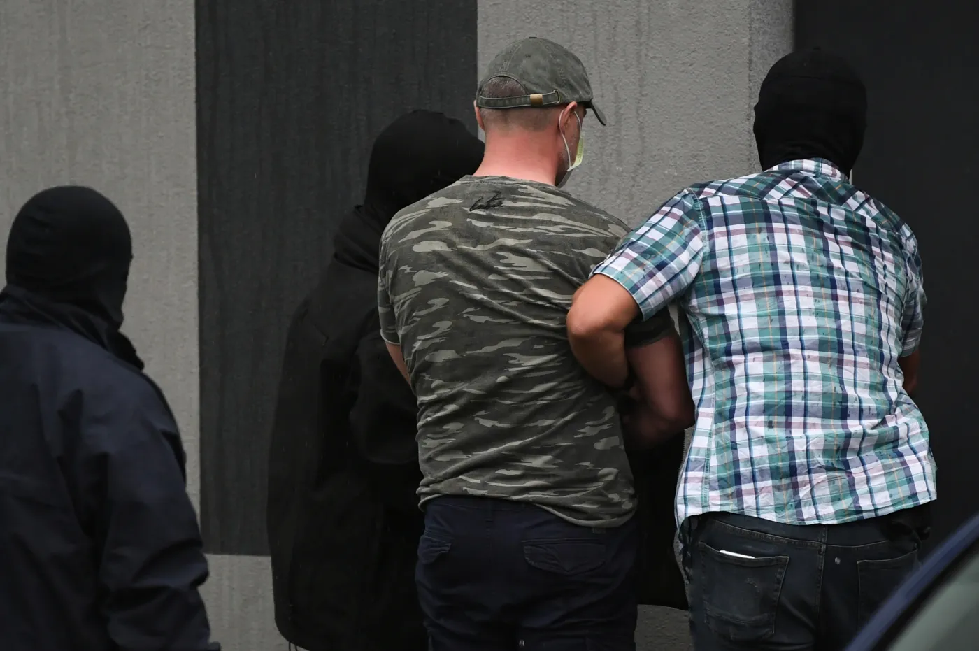 Korzyści za kontrakty, pranie pieniędzy. Sławomir N., Dariusz Z. i Jacek P. z zarzutami