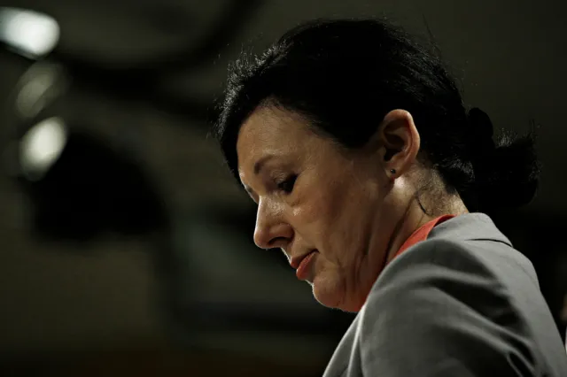 UE pod nadzorem komisarza. Trwa polityczna rozgrywka o powiązanie finansów z praworządnością