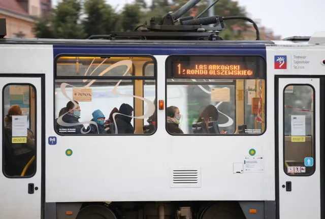 Lockdown, koronawirus, depresja. Czego Polacy obawiają się najbardziej? [SONDAŻ]
