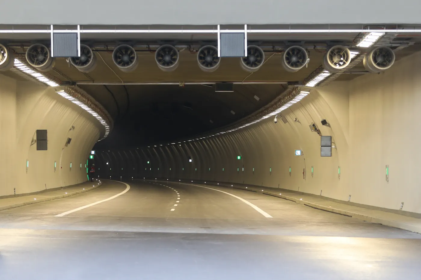 Tunel na zakopiance gotowy. Padła nieoficjalna data otwarcia [ZDJĘCIA]