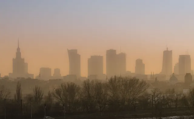Czarne chmury nad walką ze smogiem. Unijne dofinansowanie zagrożone?