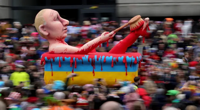 Putin we krwi, Habeck połykający ropuchę, aktywiści klimatyczni [KARNAWAŁ W NIEMCZECH]