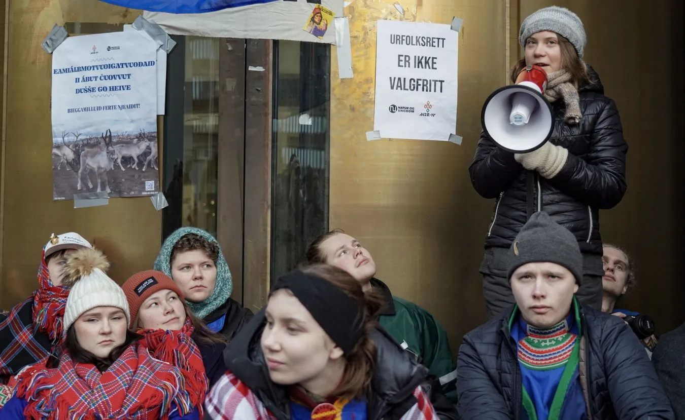 Saamowie i aktywiści klimatyczni zablokowali wejście do norweskiego ministerstwa ropy i energii