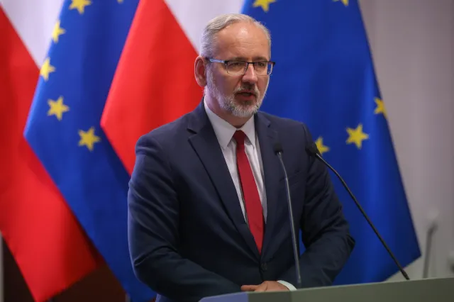 Kiedy darmowe leki dla dzieci i seniorów? Niedzielski wskazał możliwe scenariusze