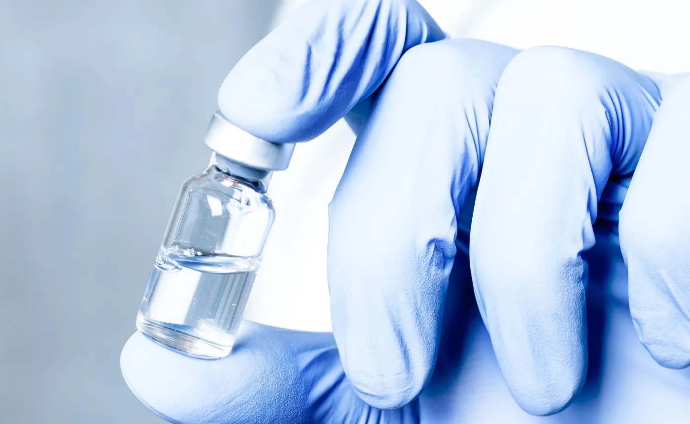 „Wielki eksperyment populacyjny”. Eksperci: Zatwierdzenie rosyjskiej szczepionki to lekkomyślność