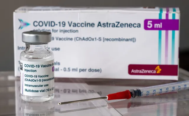 Wielka Brytania: 7 osób zaszczepionych preparatem AstraZeneki zmarło z powodu zakrzepów