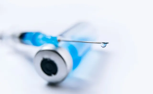 Niedzielski: Poziom ochrony po szczepieniu na Covid-19 przekracza 99 proc.