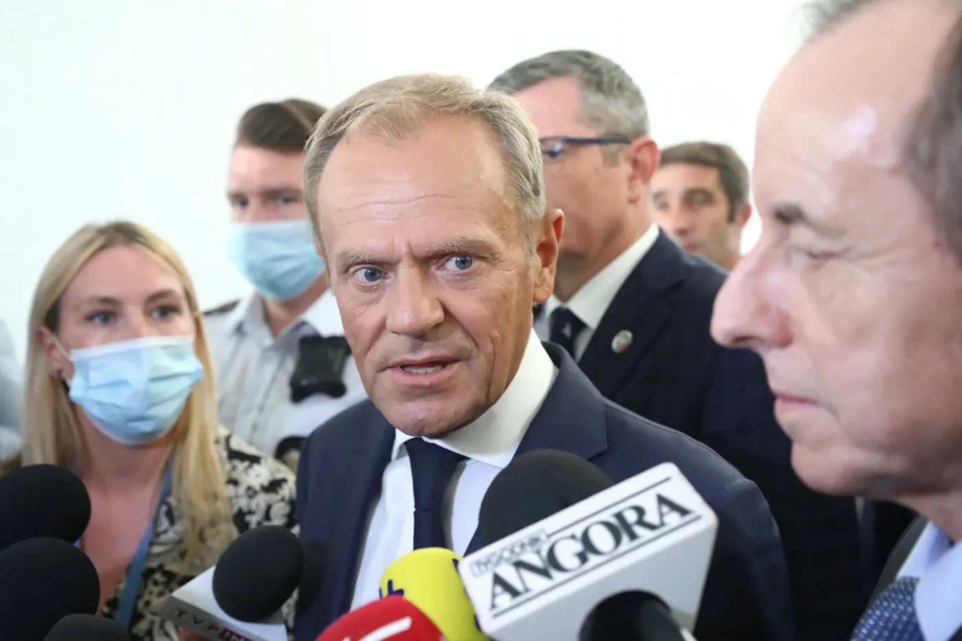 Tusk: Bardzo bym chciał, żeby stanowisko UE wpłynęło wreszcie na twarde głowy w PiS