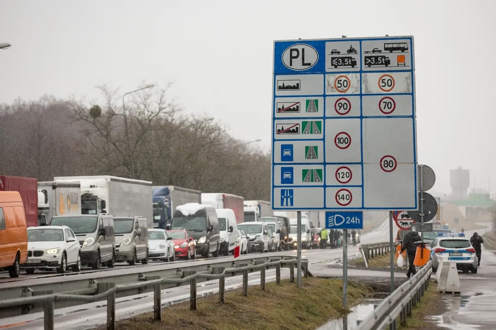 Ile trzeba stać w Dorohusku? Czas oczekiwania znów się wydłużył
