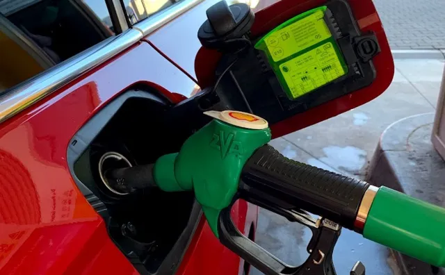 Biopaliwa nie takie znów zielone. Czy polskie auta staną się "czystsze"?