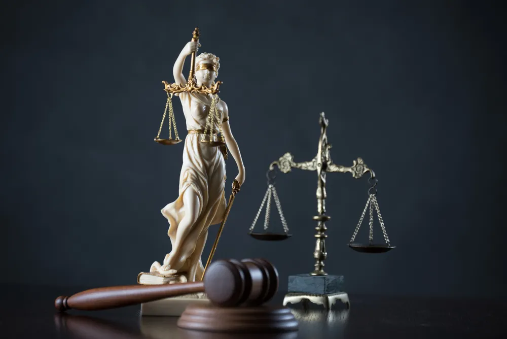 Rządowe reformy w sądownictwie imponują i niepokoją