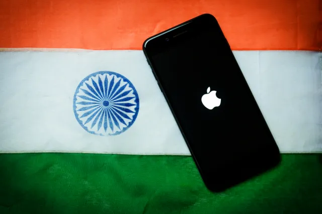 iPhone made in Tata. Indyjski gigant kupił prawa do produkcji smartfonów