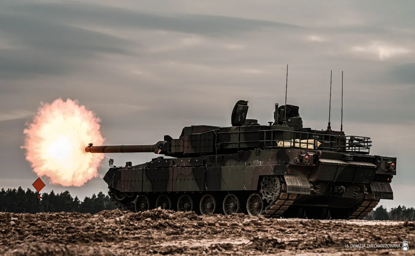 Trzy czołgi K2 już w gdyńskim porcie. Kolejne jeszcze w tym miesiącu