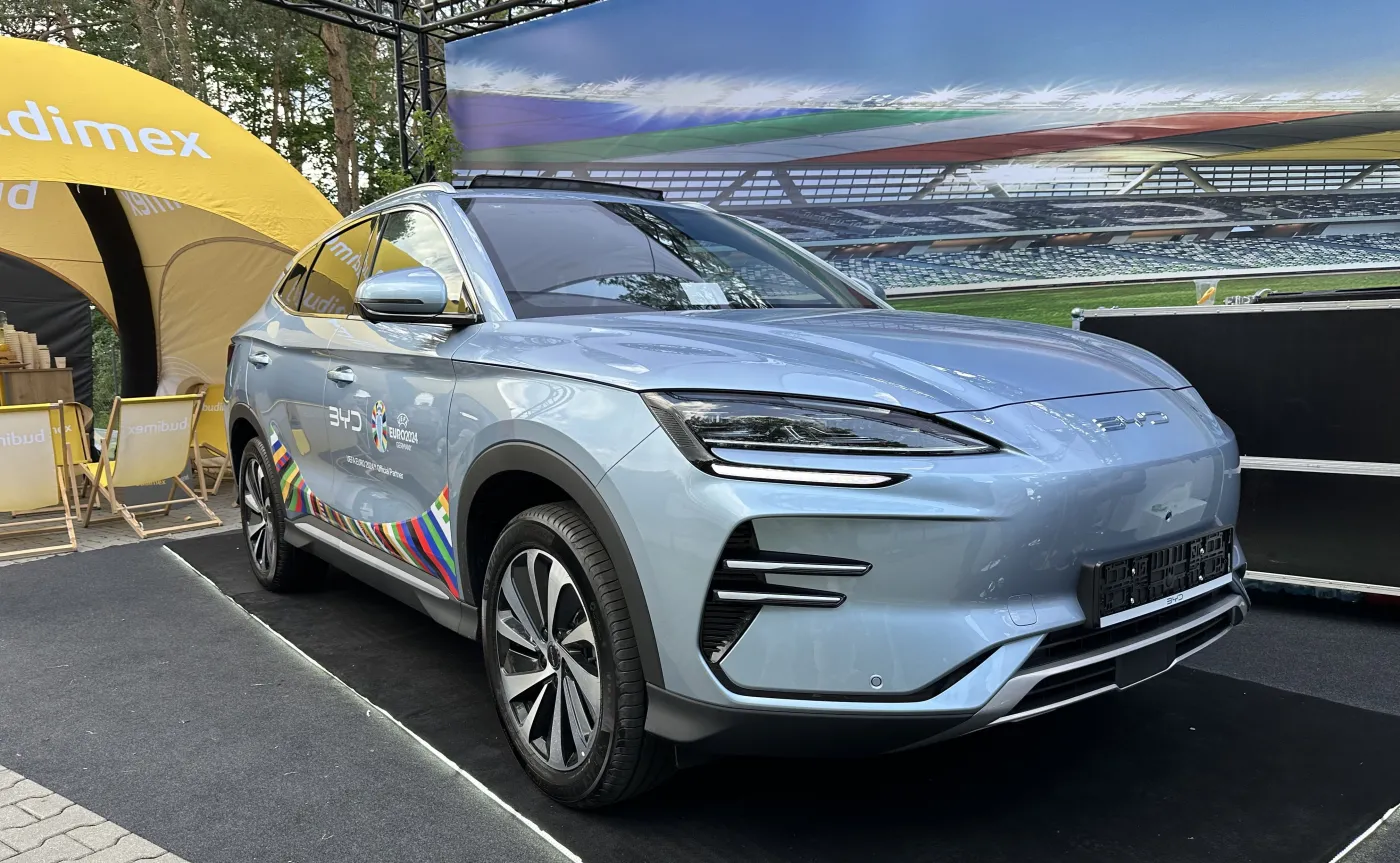 KE ogłasza cła na chińskie samochody elektryczne. Decyzja uderzy rykoszetem w polski przemysł motoryzacyjny