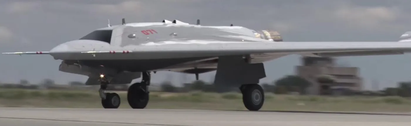 Bezzałogowiec S-70 Ochotnik w trakcie testów.